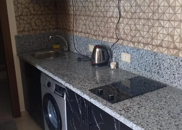 جولدن طيبه الذهبيه Resort *